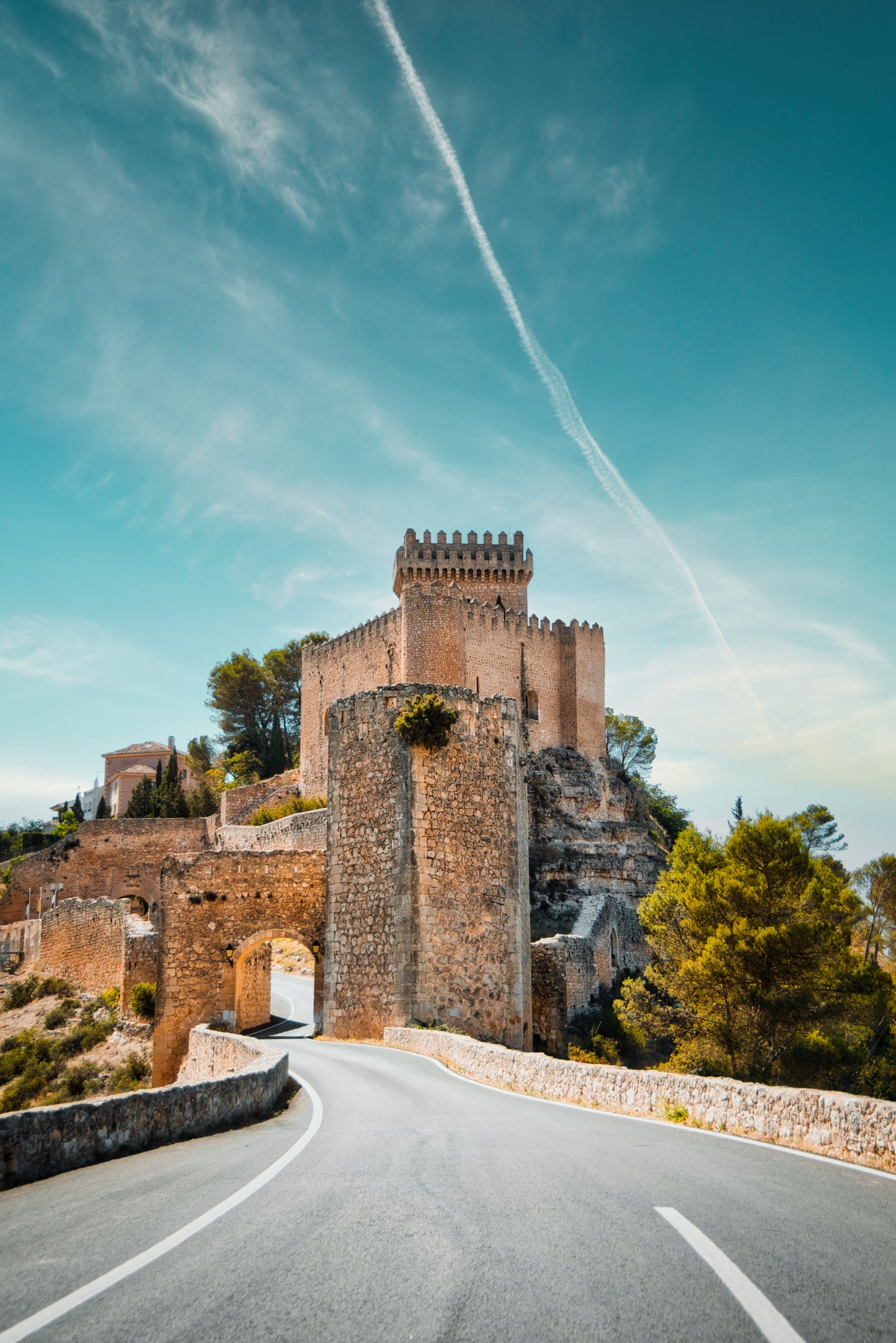 Alarcón - Road and castle